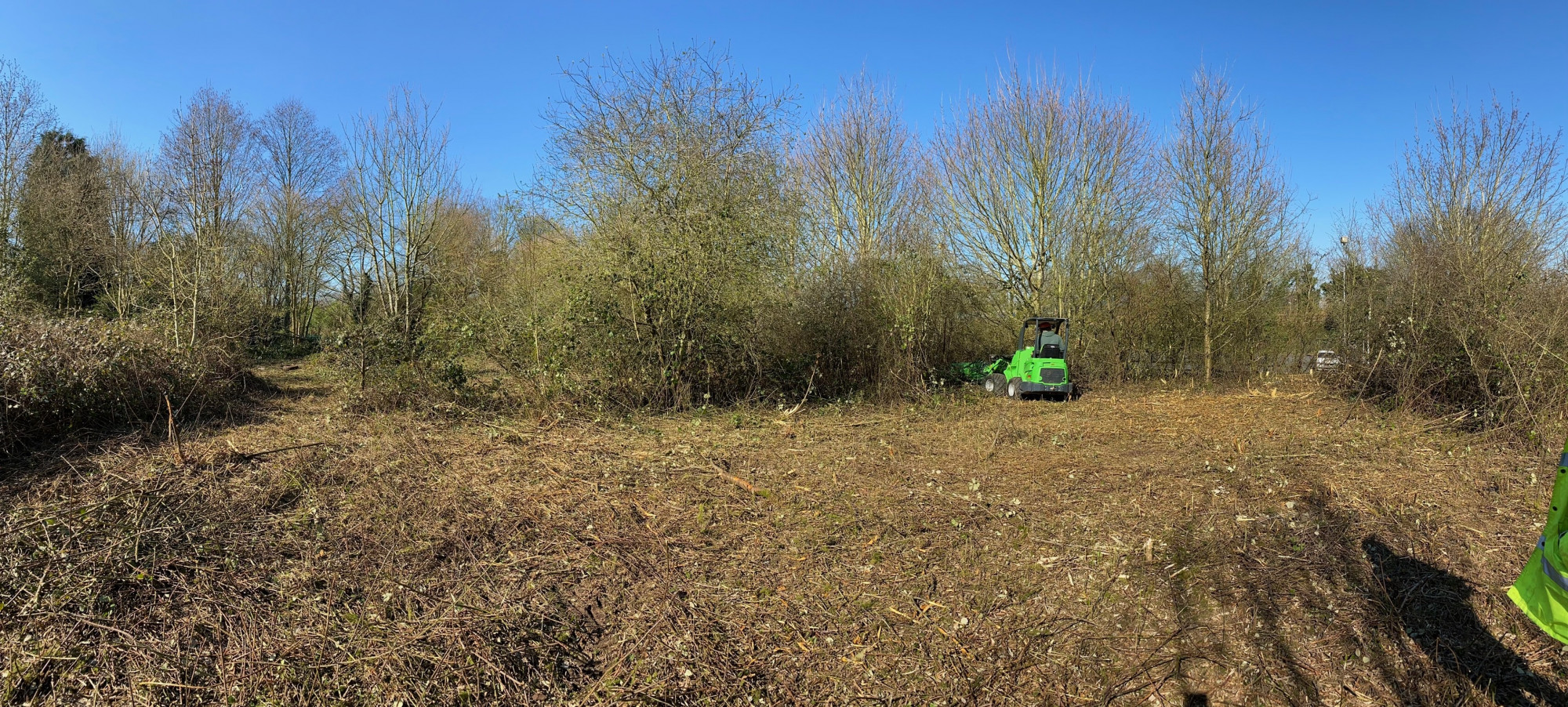 Large open-space grounds maintenance with the Avant loader